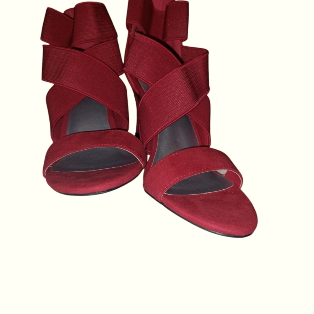 Hot Tomato Brand Strappy Heels 👠 👠👠